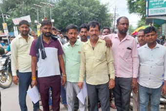 Bareilly: सेटेलाइट पर परिवहन विभाग की दबंगई! चालकों को पीटा, गाली-गलौज और लूट का आरोप