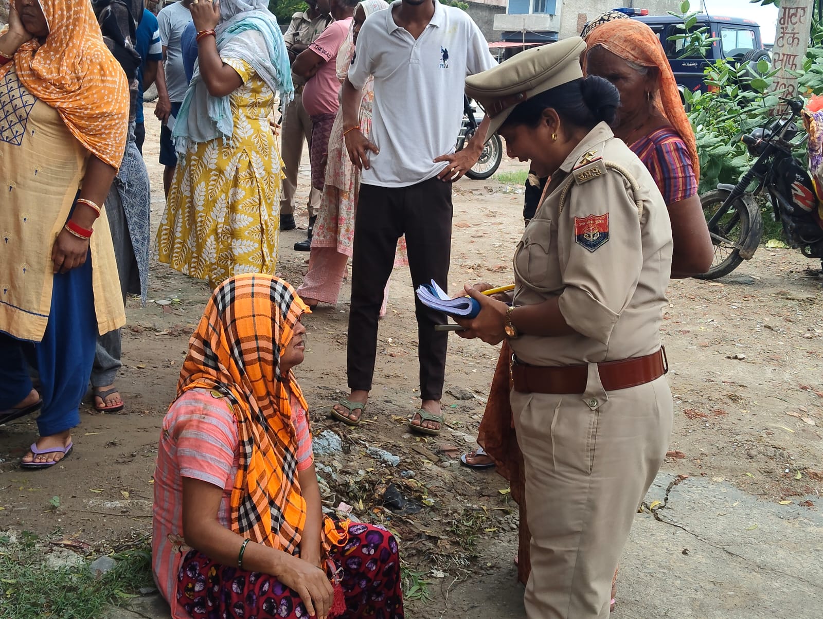 Mathura: सदर बाजार इलाके से युवक लापता, पति की तलाश में गई महिला को अगवा कर बुरी तरह पीटा