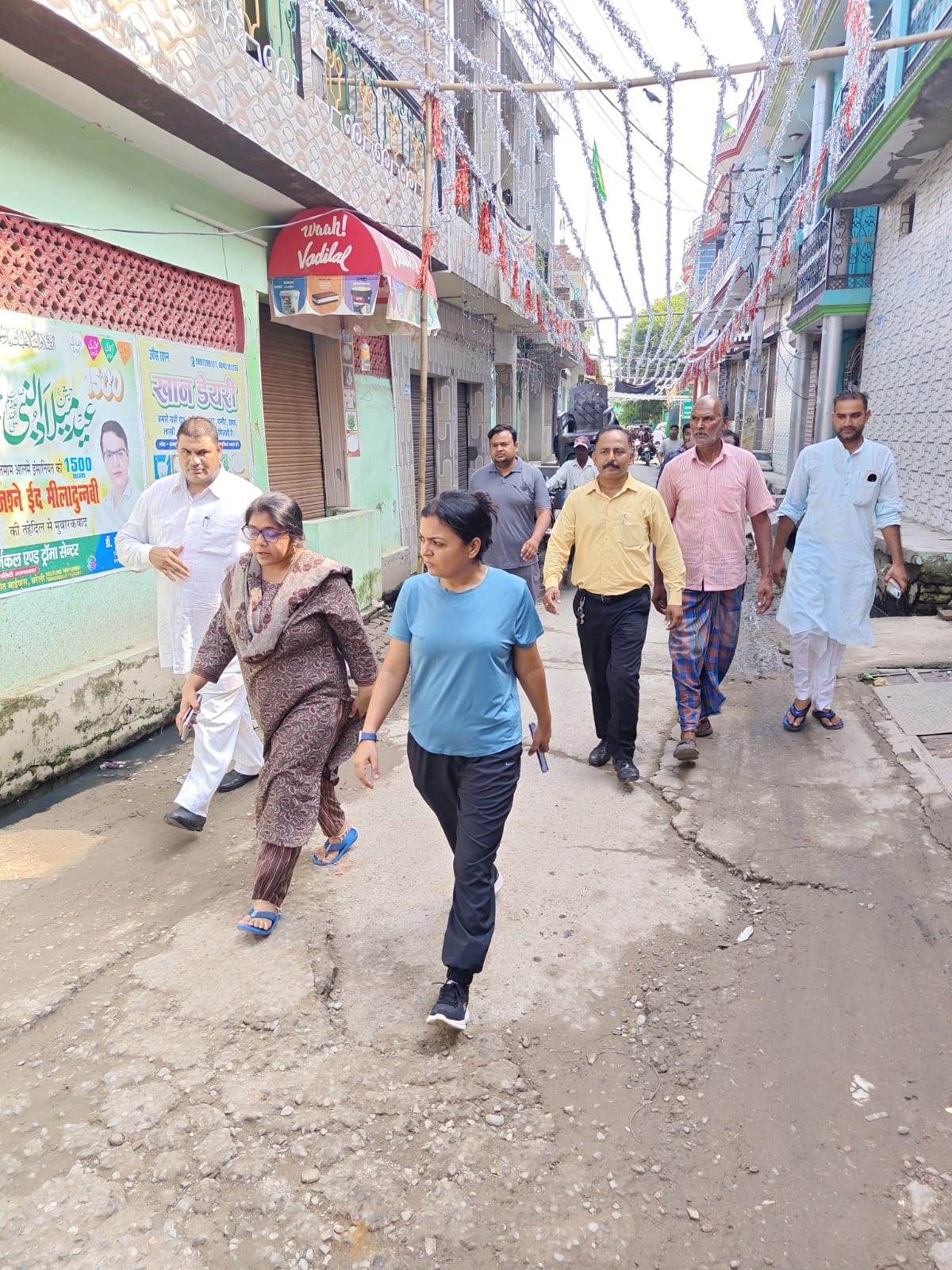 बरेली में कचरा प्रबंधन को मिलेगा नया मॉडल, निरीक्षण को ठिरिया निजावत खां पहंचे एडीएम
