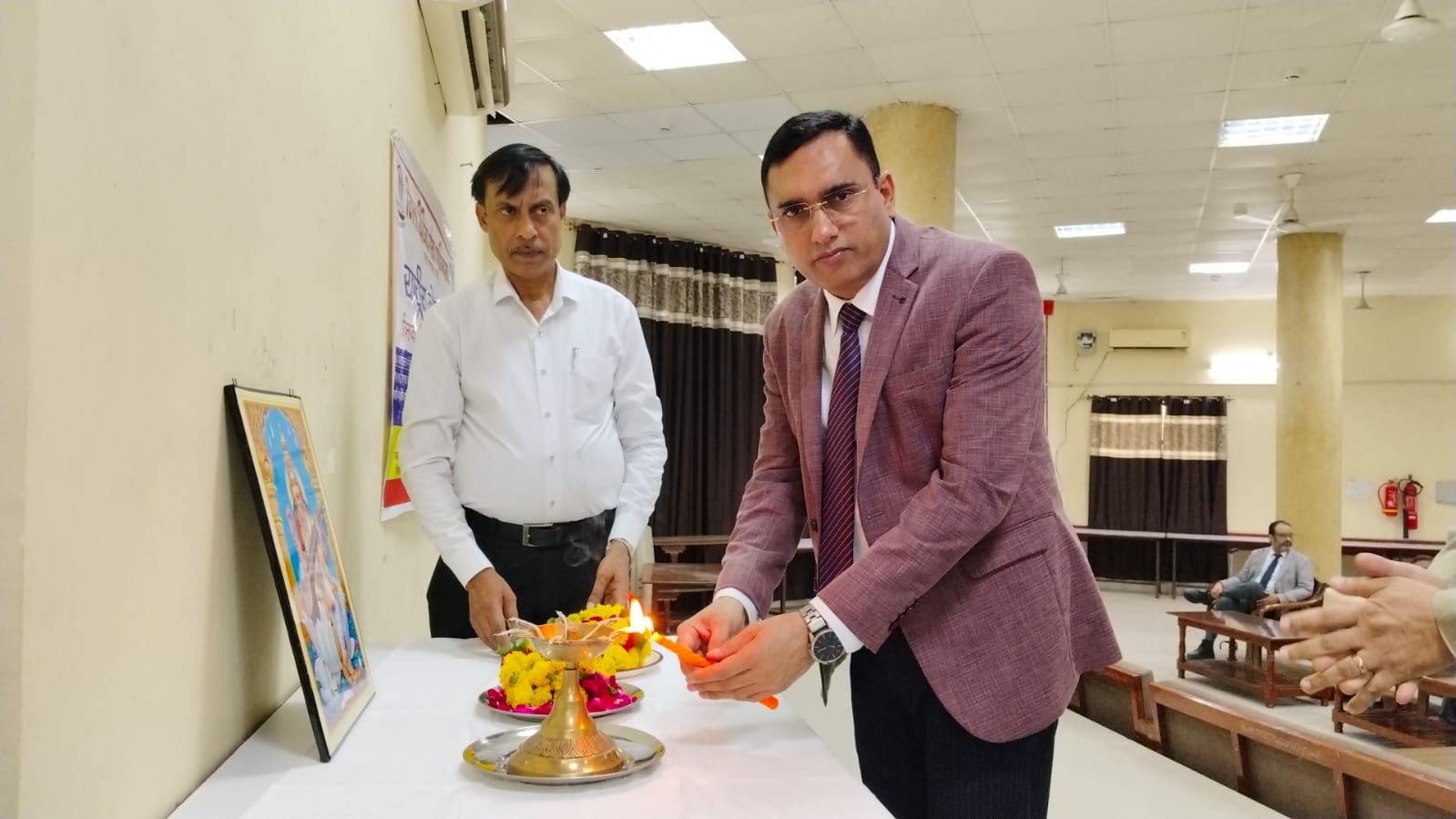 Mathura News: राष्ट्रीय लोक अदालत में 2.88 लाख वादों का निस्तारण, 12.66 करोड़ का प्रतिकर राशि पीड़ितों को दिलाई गई