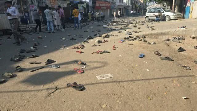 Bareilly News:  बरेली में बवाल, पथराव और फायरिंग में 10 पुलिस कर्मी घायल...उपद्रवियों को नियंत्रित करने लिए पुलिस ने किया लाठीचार्ज और आंसू गैस के गोले छोड़े