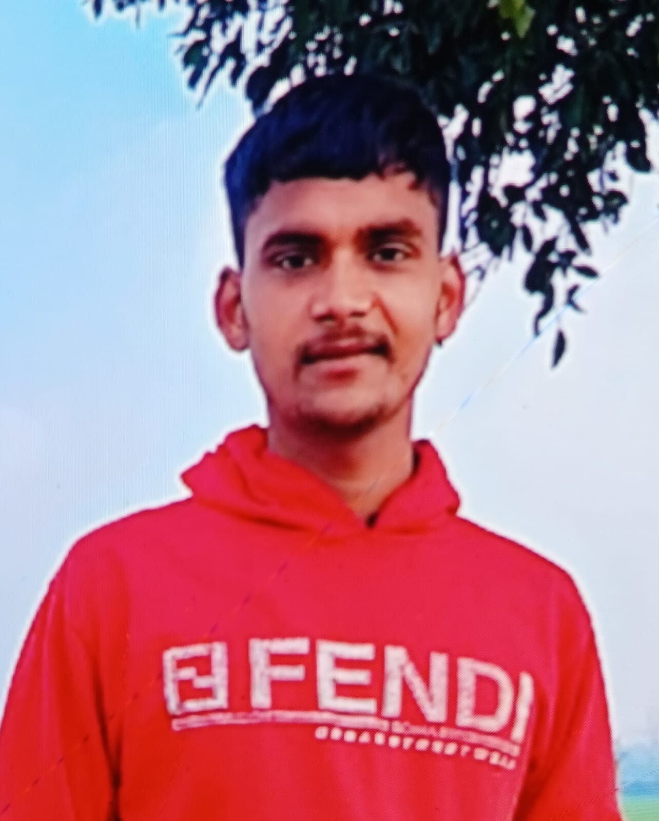 KASGANJ NEWS:अज्ञात वाहन की टक्कर से बाइक सवार युवक की मौत,गमी से लौटते समय हुआ हादसा,परिवार में मचा कोहराम