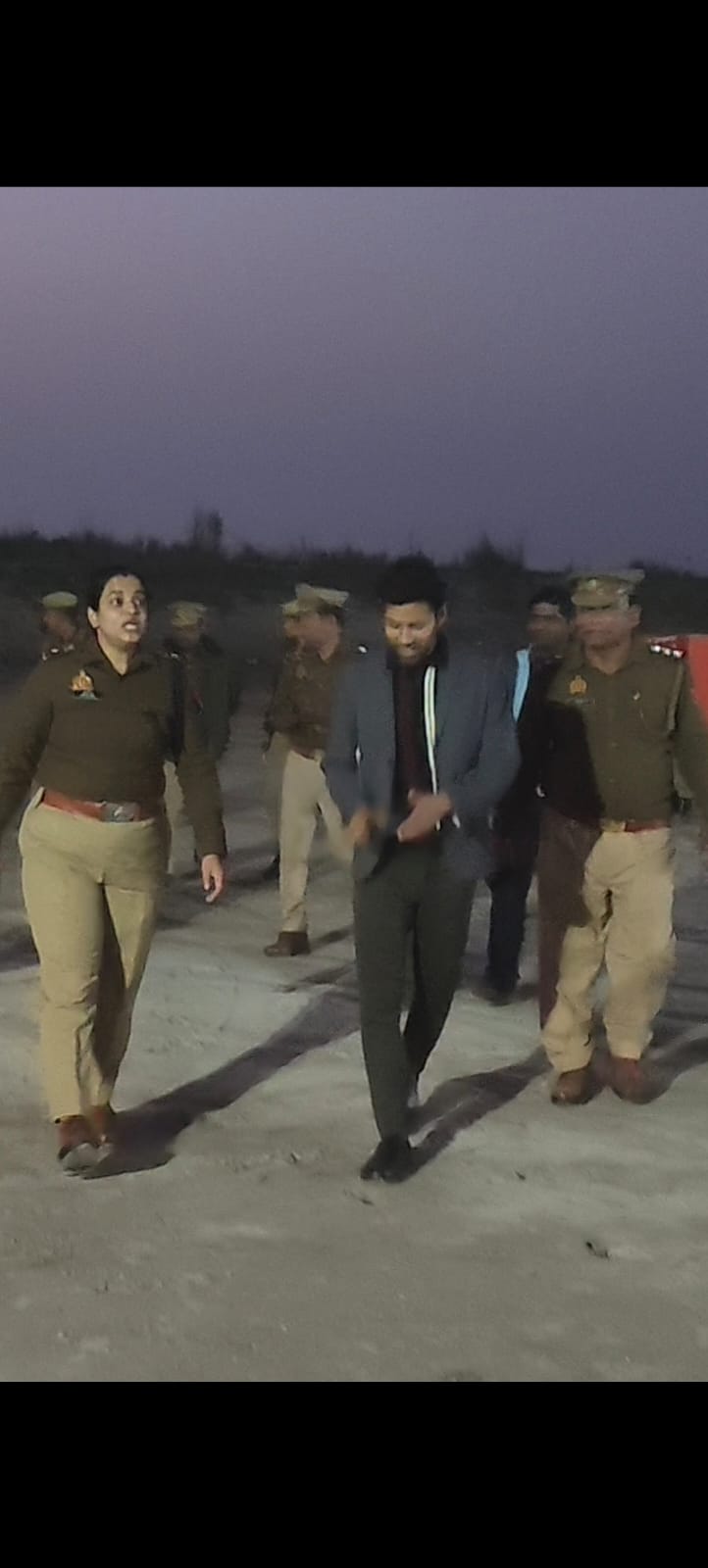 KASGANJ NEWS शिवरात्रि महापर्व को लेकर लहरा गंगा घाट का निरीक्षण, पुलिस कप्तान अंकिता शर्मा सहित जिले के आला अधिकारियों ने दिए सख्त निर्देश