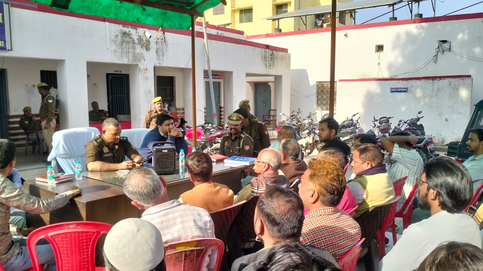 KASGANJ NEWS:गंजडुंडवारा में त्योहारों से पूर्व पीस कमेटी बैठक मे प्रशासन का सख्त संदेश,महाशिवरात्रि का लेकर 14-15 फरवरी को मीट दुकानें बंद रहेगी,14 को चलेगा वृहद अतिक्रमण हटाओ अभियान -नियम तोड़े तो सीधे कार्रवाई