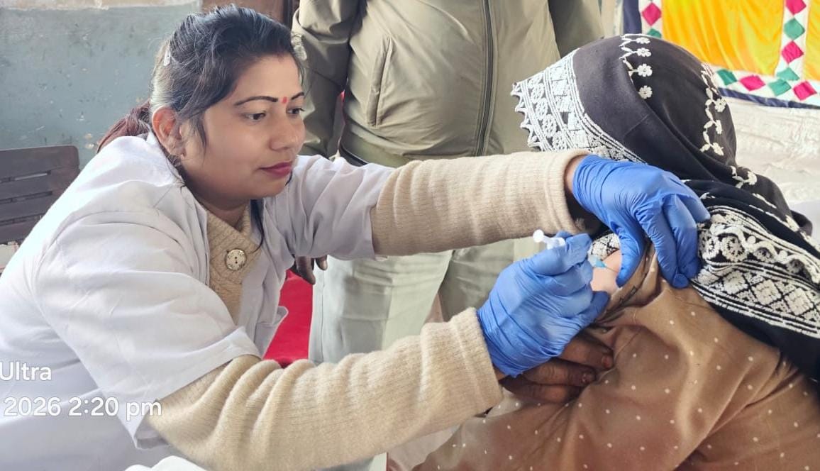 Mathura News:  71 हज यात्रियों का हेल्थ चेकअप, जरूरी टीके लगे