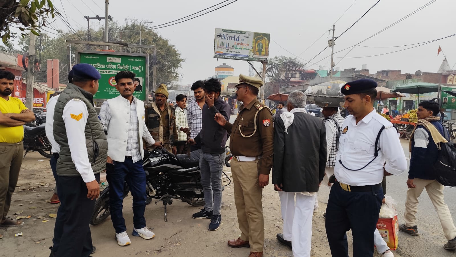 Badaun News : बिसौली में ट्रैफिक सख्ती, नियम तोड़ने वालों पर कार्रवाई