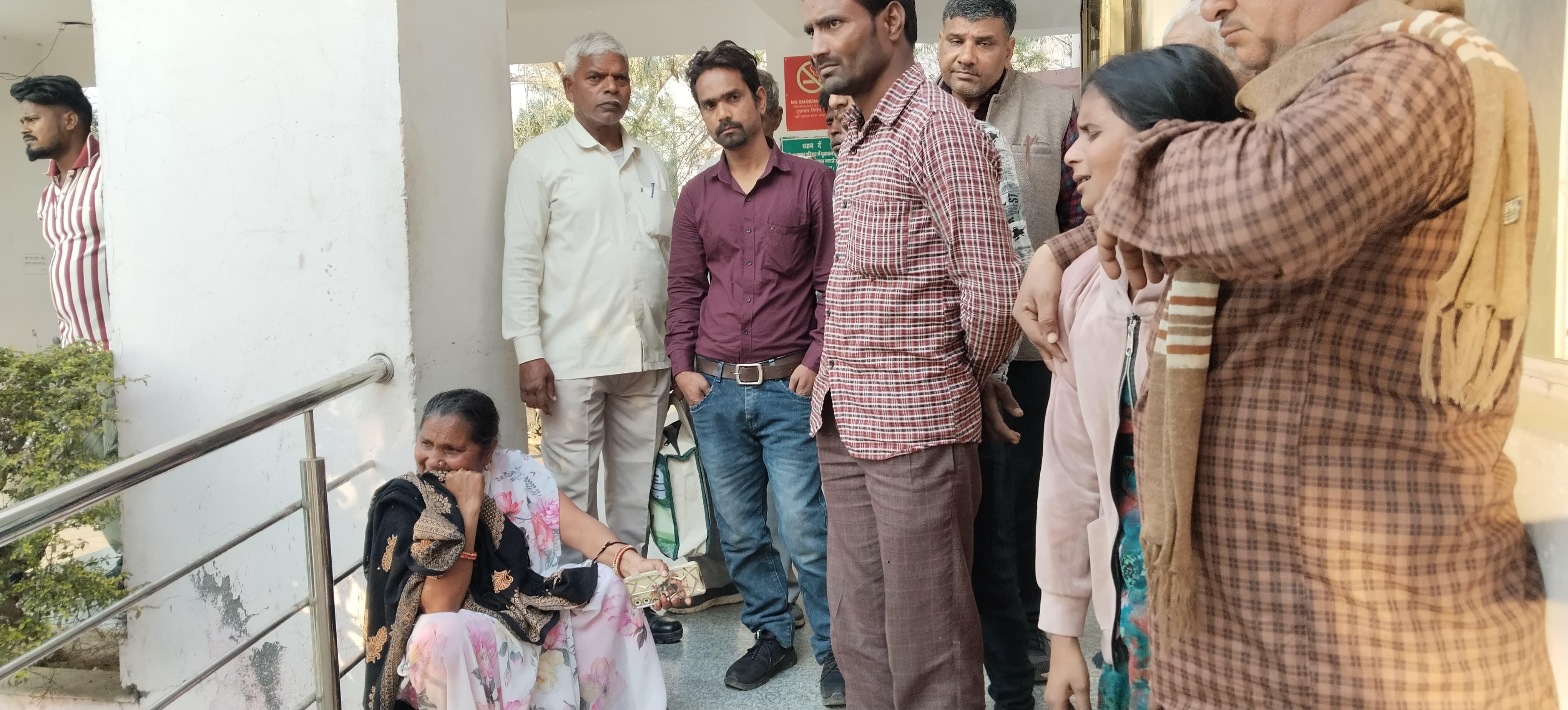 KASGANJ NEWS गोला कुआं मोड़ पर दो दिन में दो भीषण हादसे, चार की मौत, कई घायल