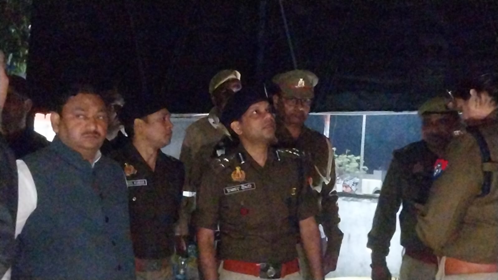 KASGANJ NEWS अमांपुर में पांच मौतों से सनसनी: आर्थिक तंगी बनी वजह? मामा का दावा—20 साल से किराये के मकान में रह रहा था परिवार