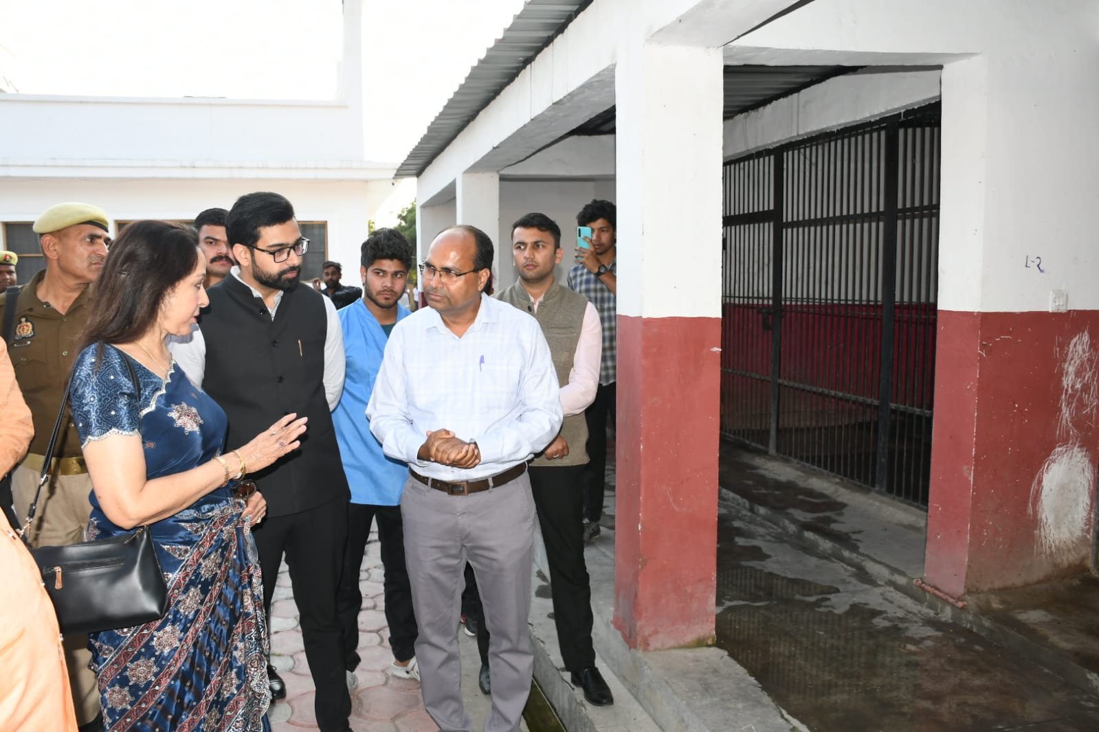 Mathura News:सांसद हेमा मालिनी ने देखा एबीसी सेंटर