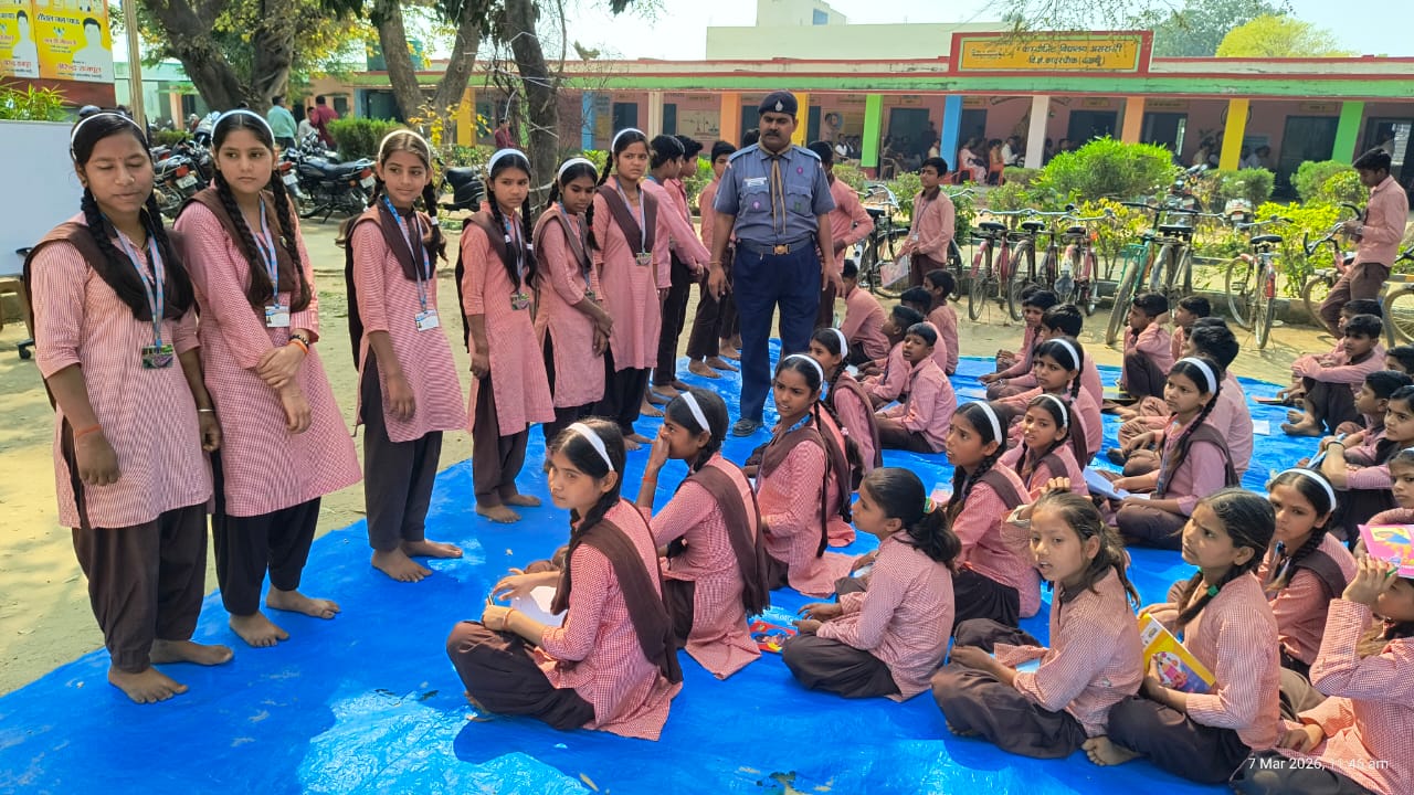 Badaun News : स्काउट शिविर में बच्चों को सेवा और अनुशासन की सीख