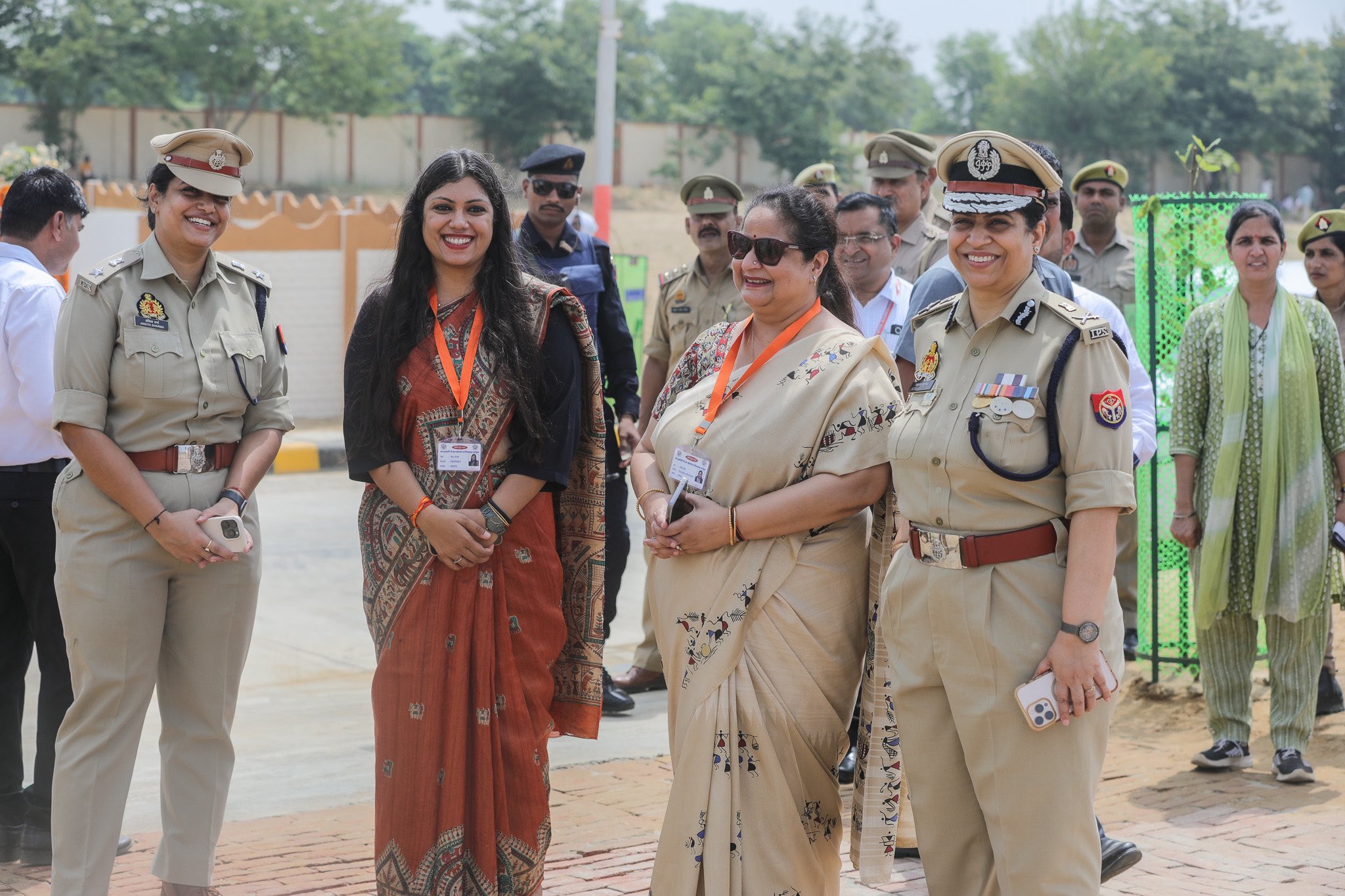 “तेरे माथे पे ये आँचल बहुत ही खूब है लेकिन, तू इस आँचल से इक परचम बना लेती तो अच्छा था” : महिला दिवस पर कासगंज एसपी अंकिता शर्मा के इस प्रेरणादायक संदेश की हो रही सराहना