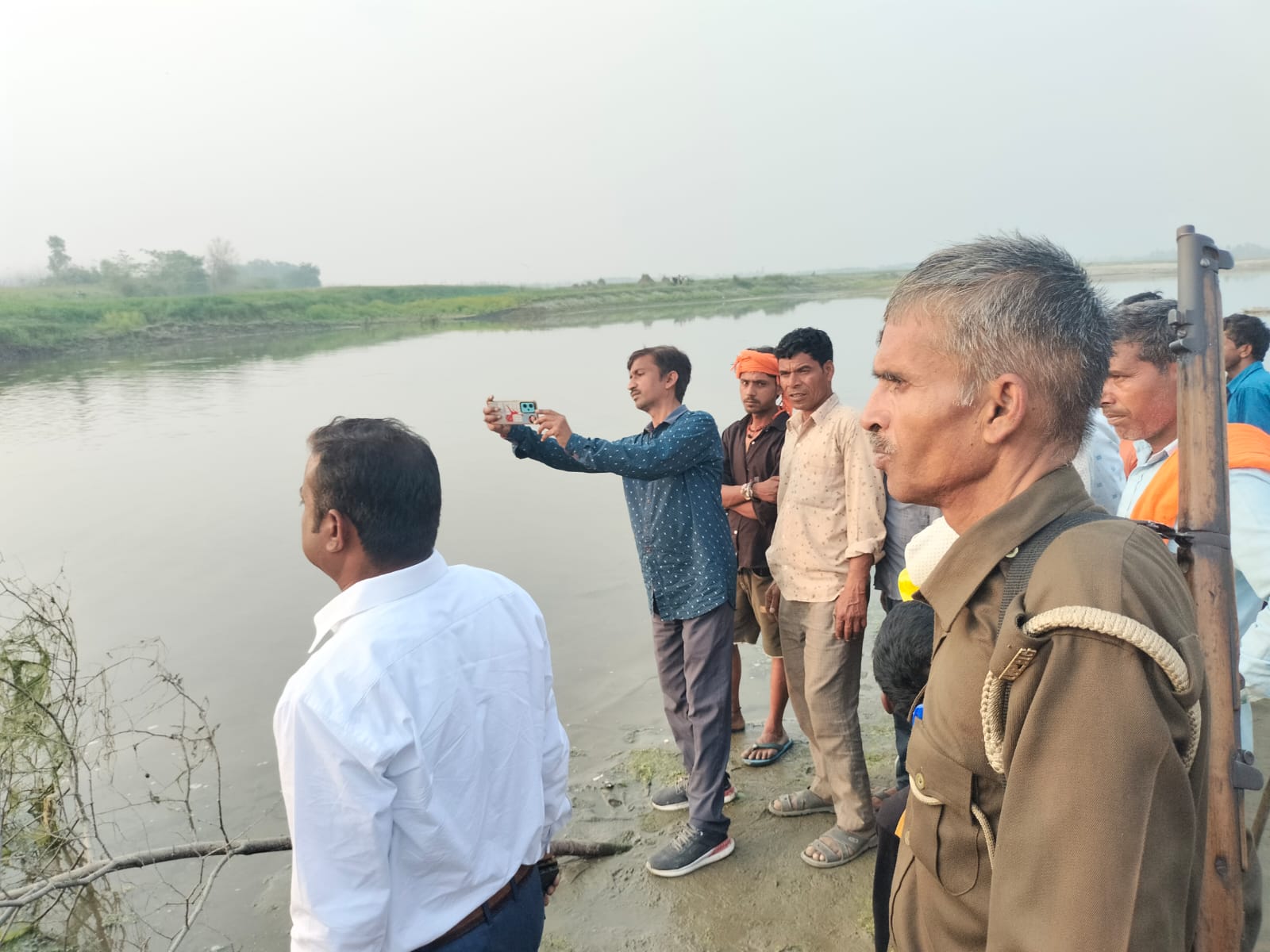 Bareilly News: बेगुल नदी में नहाते समय चार बच्चे डूबे, तीन बचाए गए; एक लापता