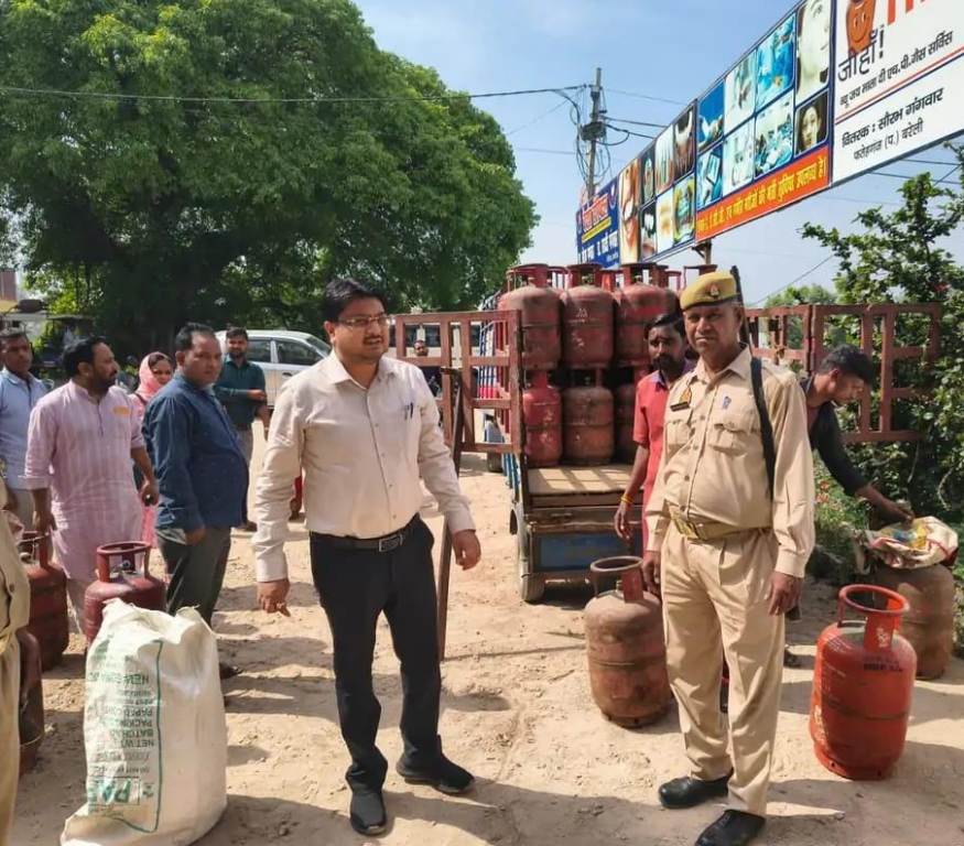 Bareilly News : मीरगंज में गैस कालाबाजारी की अफवाह निकली झूठी, तहसीलदार की जांच में एजेंसी का स्टॉक मिला पूरा