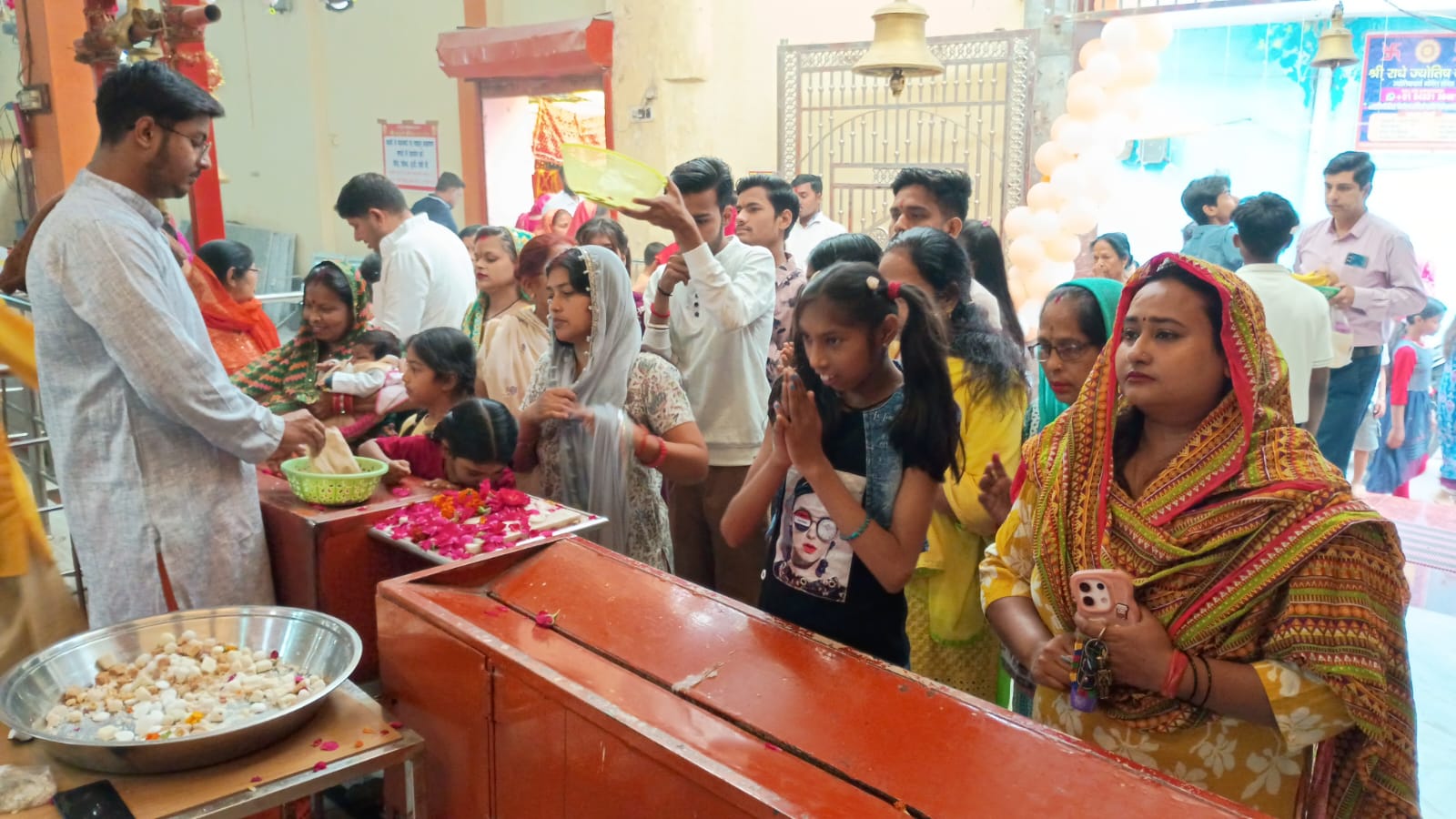 Bareilly News:  नवरात्रि के पहले दिन मंदिरों में उमड़ा आस्था का सैलाब