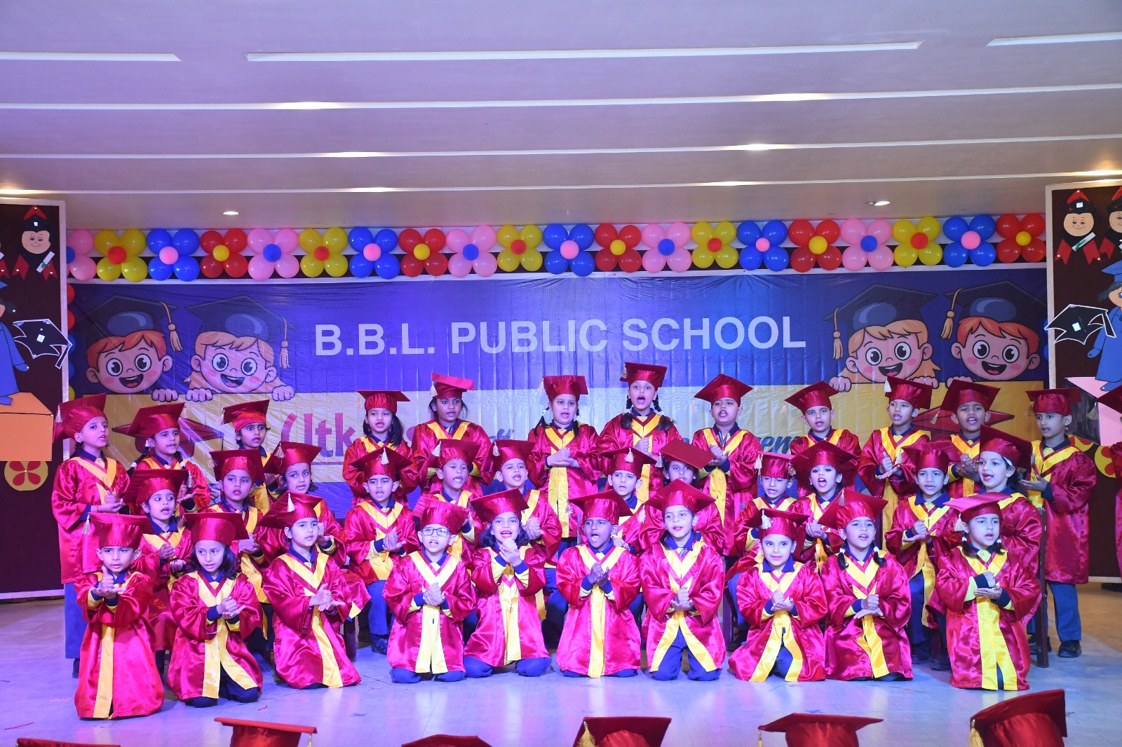 बरेली का बीबीएल स्कूल: नन्हें कदमों ने छुआ नया मुकाम, ‘उत्कर्ष’ में दिखा हुनर