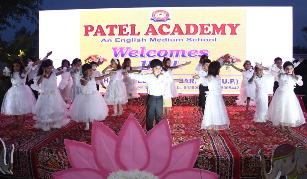 Bareilly News : सांस्कृतिक रंगों से सजा पटेल एकेडमी का वार्षिक उत्सव, एनटीटी अभ्यर्थियों को मिला सम्मान