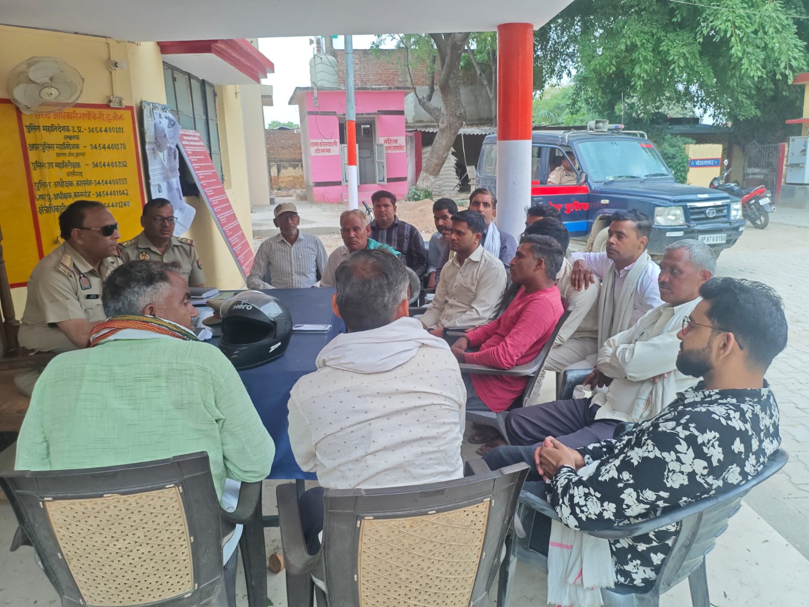 KASGANJ NEWS कासगंज के ढोलना क्षेत्र में प्रतिमा स्थापना को लेकर विवाद, पुलिस ने मौके पर पहुंच संभाली स्थिति