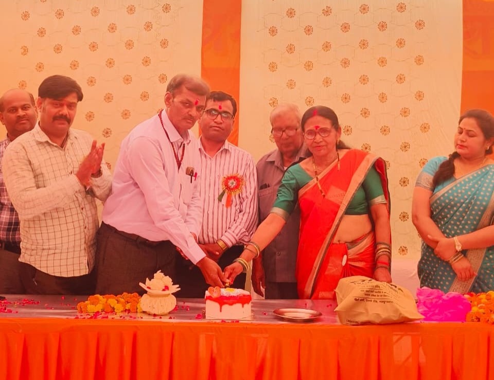 KASGANJ:सम्मान, संवेदना और यादें—गुरुओं की विदाई बनी यादगार