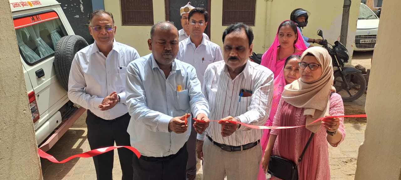 मथुरा में आयुष्मान कार्ड बनाने को लगाए जा रहे कैंप 