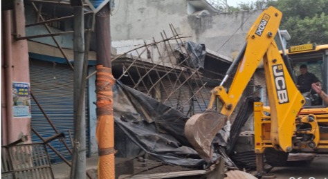 बरेली में नैनीताल रोड के स्कूलों और अस्पतालों पर भी चलेगा बुलडोजर...जानिए क्यों