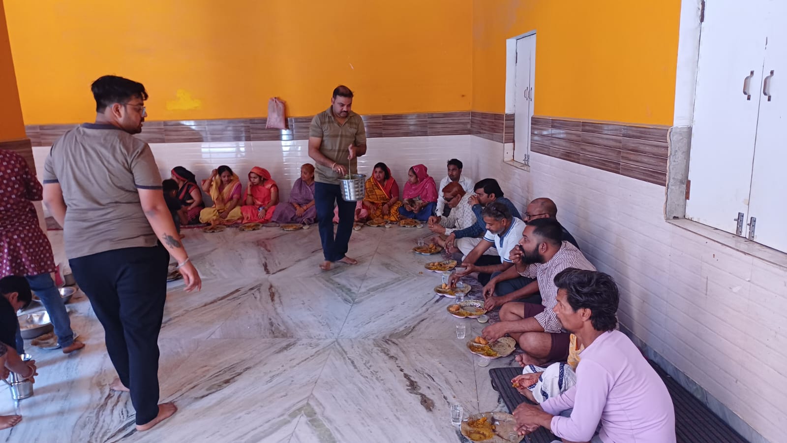 KASGANJ NEWS गंगा सप्तमी पर गंगा महारानी मंदिर में श्रद्धा का सैलाब, विशाल भंडारे का हुआ आयोजन