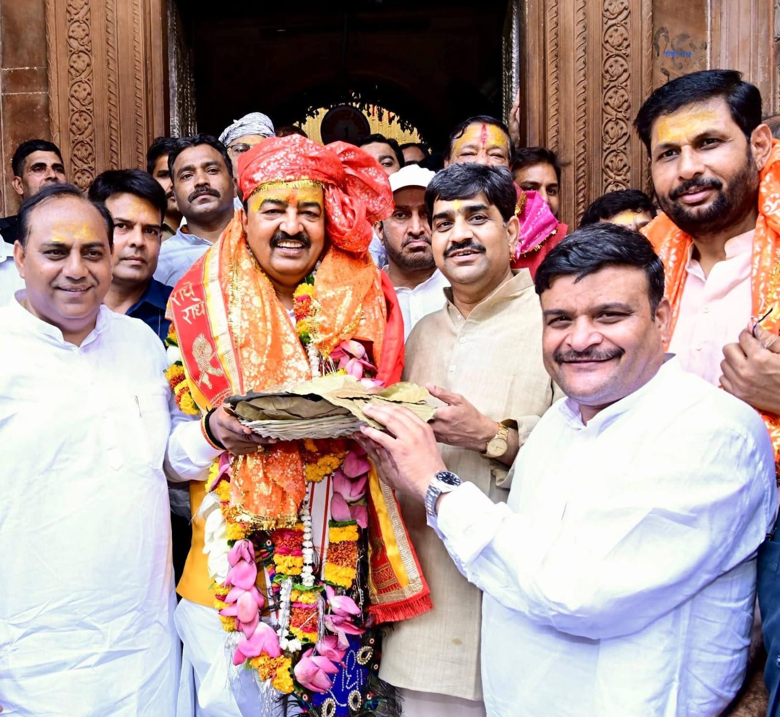 मथुरा दौरे पर डिप्टी CM का शक्ति प्रदर्शन, अधिकारियों को लगाई फटकार; सड़क, जनता और योजनाओं पर दिए सख्त निर्देश
