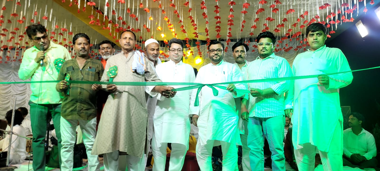 KASGANJ NEWS हाजी हरवेन शाह बाबा के उर्स में सजी मुकाबला-ए-कव्वाली की महफिल, रातभर झूमते रहे जायरीन
