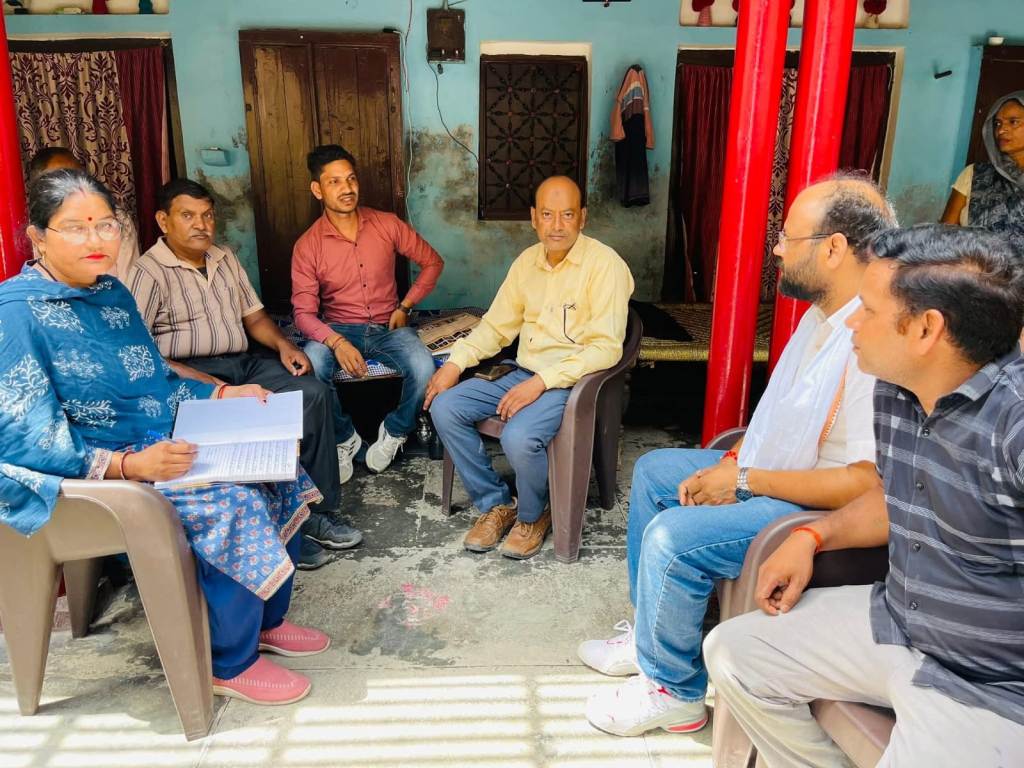 Bareilly News : दियोसास में कैंसर स्क्रीनिंग शिविर आयोजित, ग्रामीणों को दी गई जागरूकता