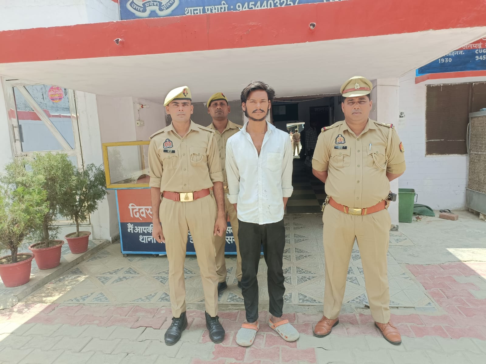 KASGANJ NEWS सहावर पुलिस की बड़ी सफलता: दुष्कर्म मामले का वांछित आरोपी गिरफ्तार, 19 वर्षीय युवती सकुशल बरामद
