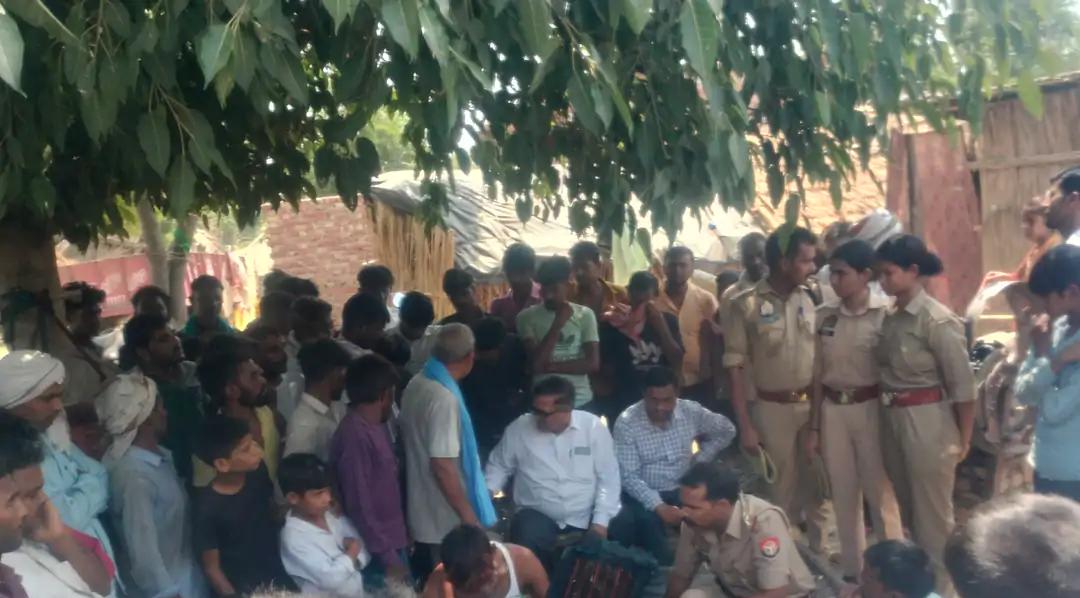 KASGANJ: भाई को बचाने के लिए मौत से भिड़ीं दो बहनें, गंगा में डूबकर चली गईं जिंदगी