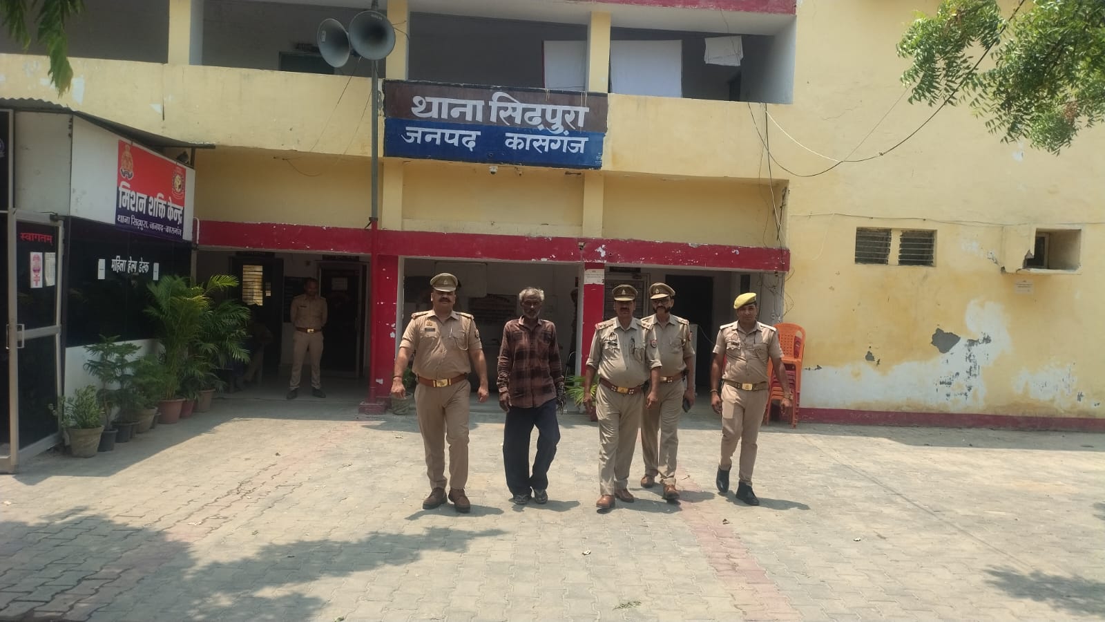 सिढ़पुरा पुलिस को मिली बड़ी कामयाबी.....13 साल से फरार वारंटी दबोचा