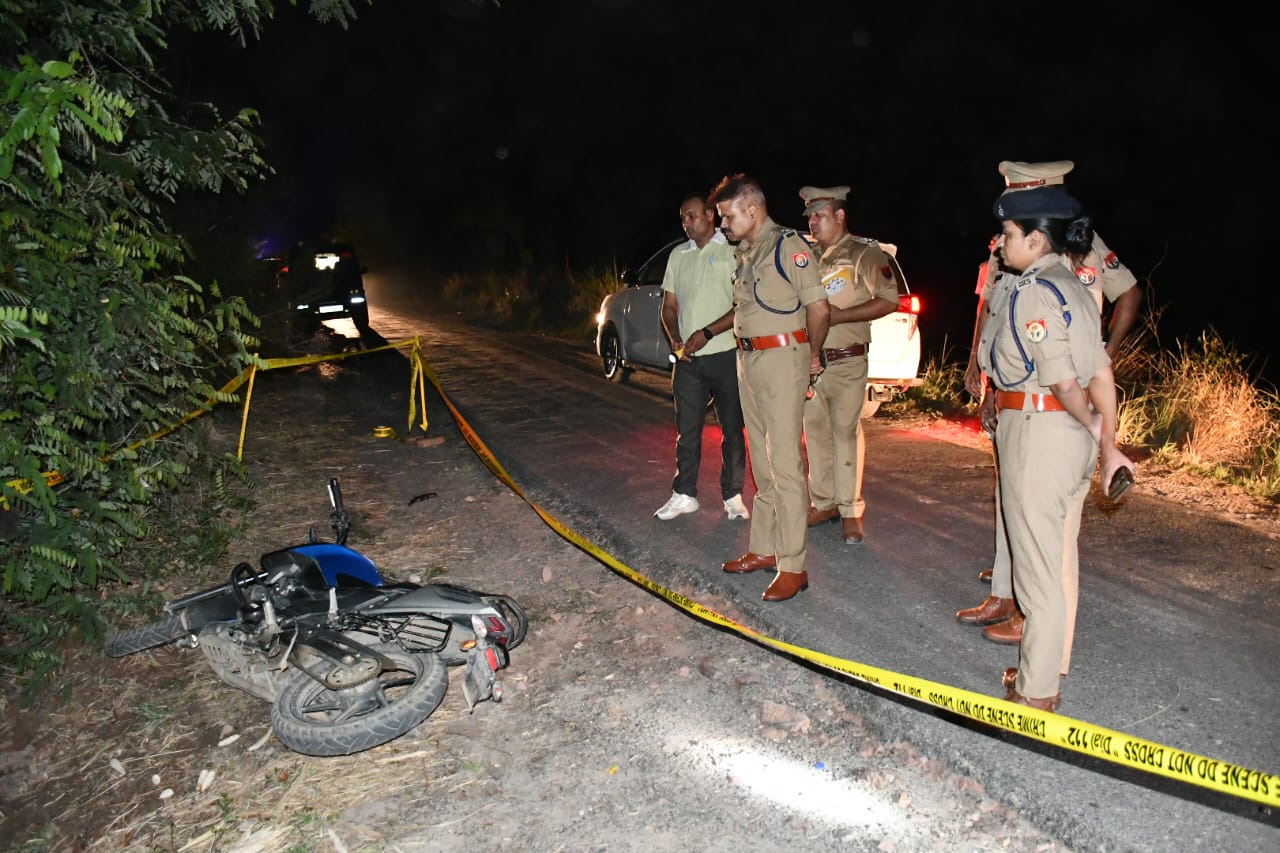 KASGANJ: पुलिस मुठभेड़ में तीन बदमाश गिरफ्तार, एक के पैर में लगी गोली; लूटी गई बाइक, तमंचे और कारतूस बरामद