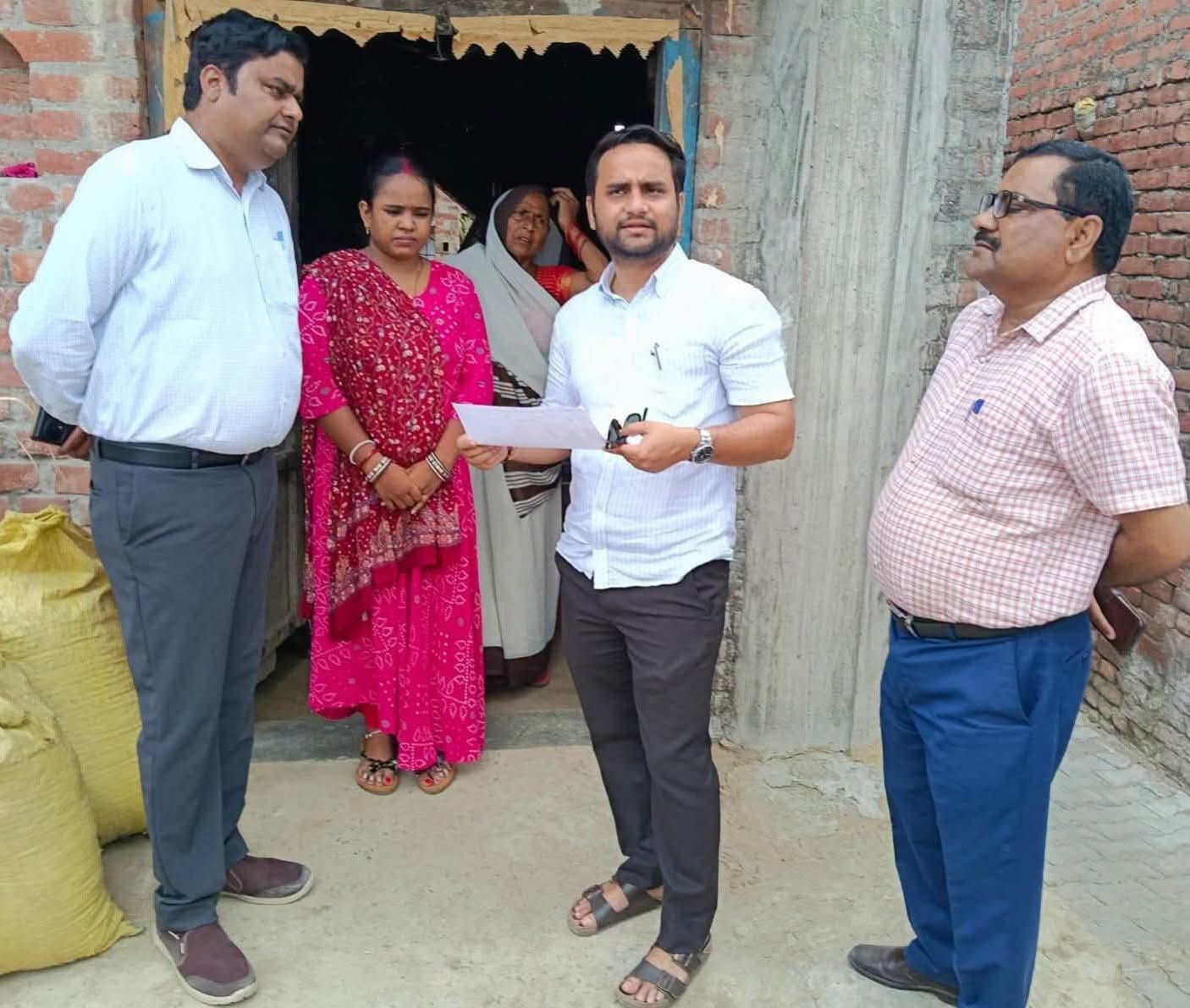 शाहजहांपुर: सीडीओ ने वीएचएसएनडी सत्र और हेल्थ एंड वेलनेस सेंटर का किया निरीक्षण