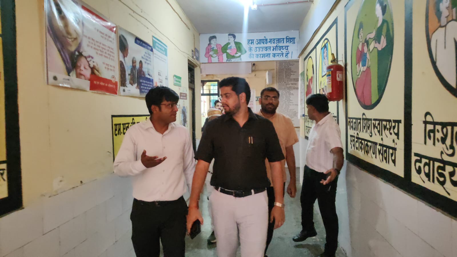 KASGANJ: पटियाली एसडीएम का सख्त रुख, स्कूल के बाद सीएचसी का किया औचक निरीक्षण....परखी स्वास्थ्य सेवाओ को हकीकत