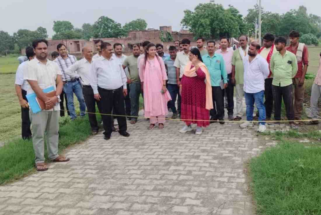 KASGANJ: मनरेगा भुगतान में भ्रष्ट्राचार की जांच को पहुंची टीम, पूर्व विधायक की शिकायत पर शुरू हुई पड़ताल