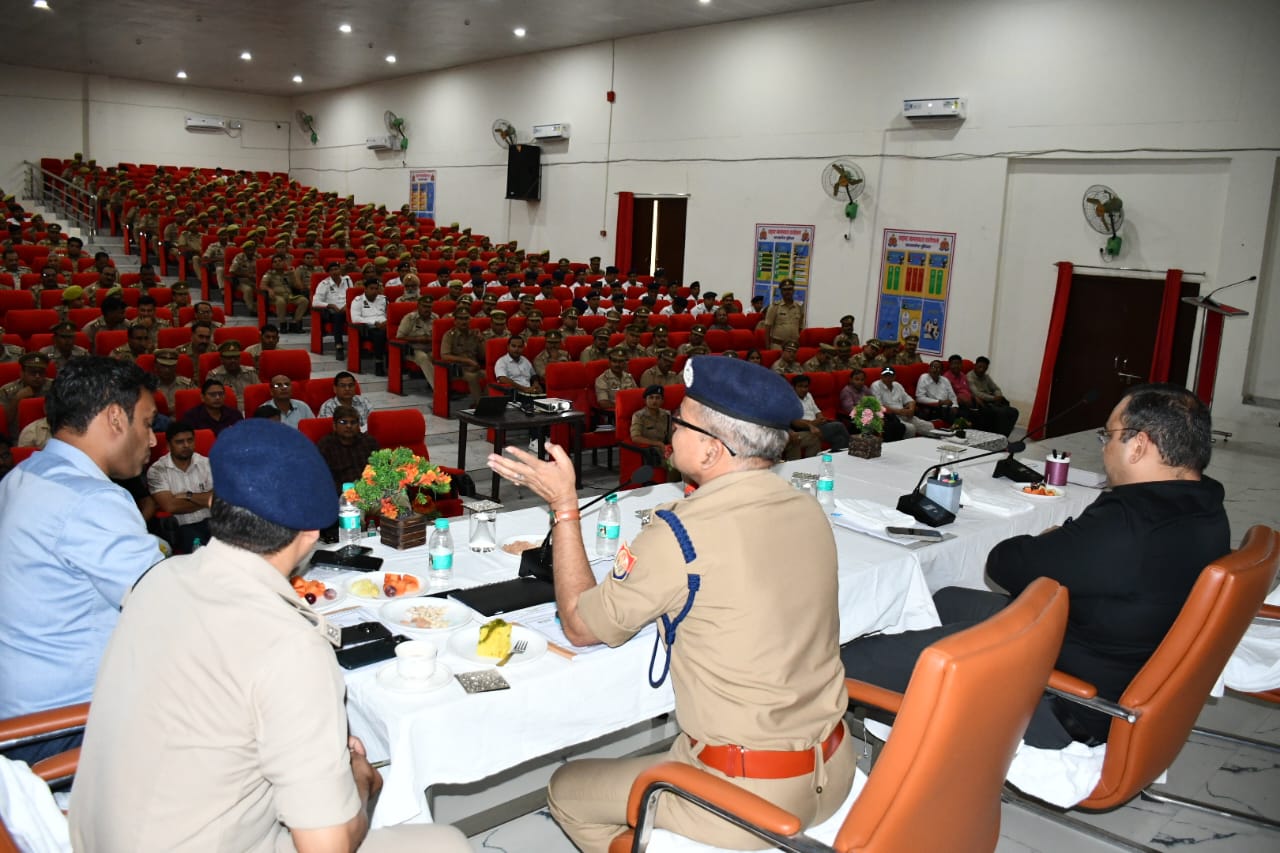कासगंज में आस्था के महापर्व पर सुरक्षा का अभेद्य कवच, 9 जोन-21 सेक्टर में बंटी सुरक्षा व्यवस्था; डीएम-एसपी ने अफसरों को दिए सख्त निर्देश