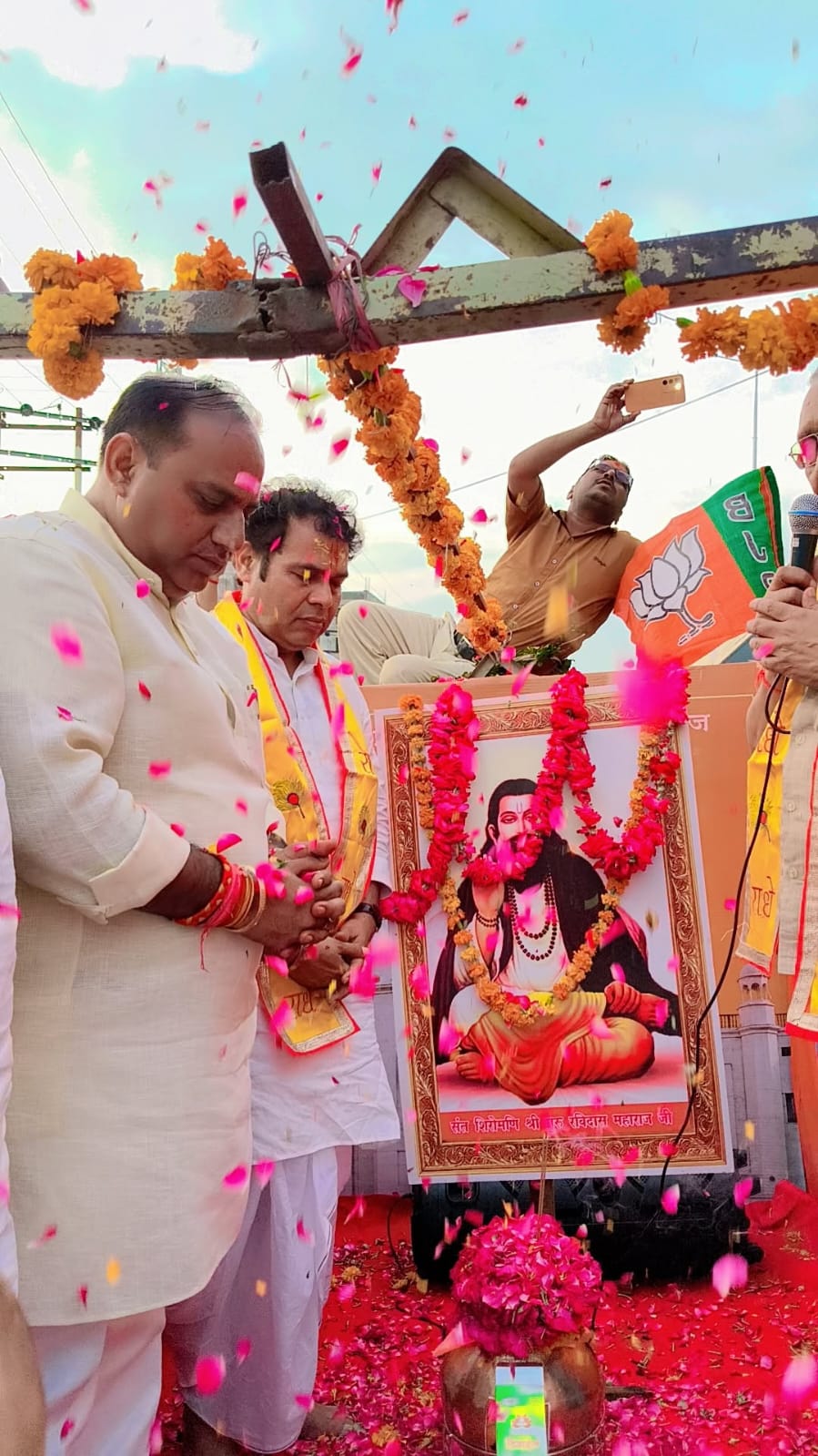 गुरु रविदास जयंती पर मथुरा में कलश यात्रा का भव्य स्वागत, समरसता का संदेश जन-जन तक पहुंचाने का आह्वान