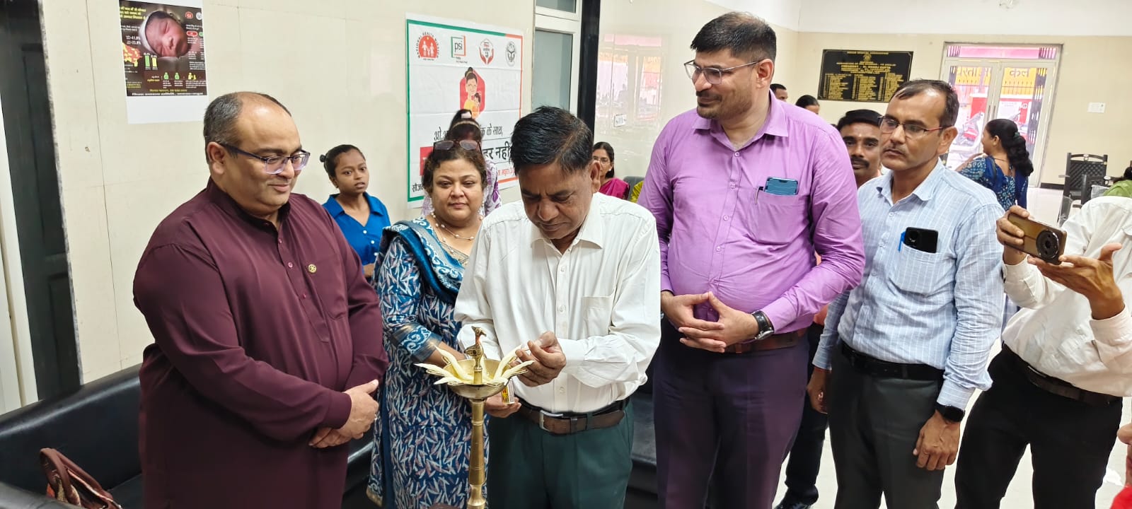 जन्म के एक घंटे के भीतर नवजात को पिलाएं मां का पहला पीला गाढ़ा दूध: डॉ. दीपशिखा