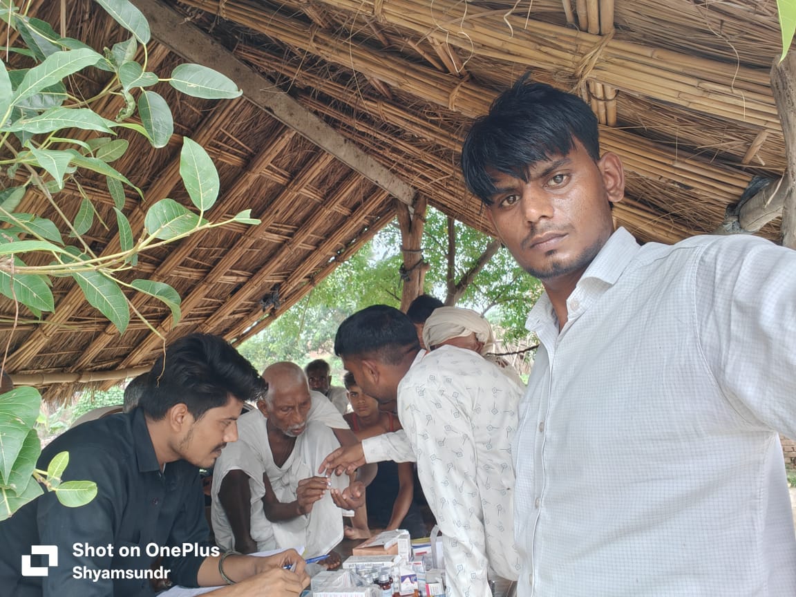 पटियाली के बाढ़ प्रभावित गांवों में स्वास्थ्य विभाग की दस्तक, 157 मरीजों की हुई जांच