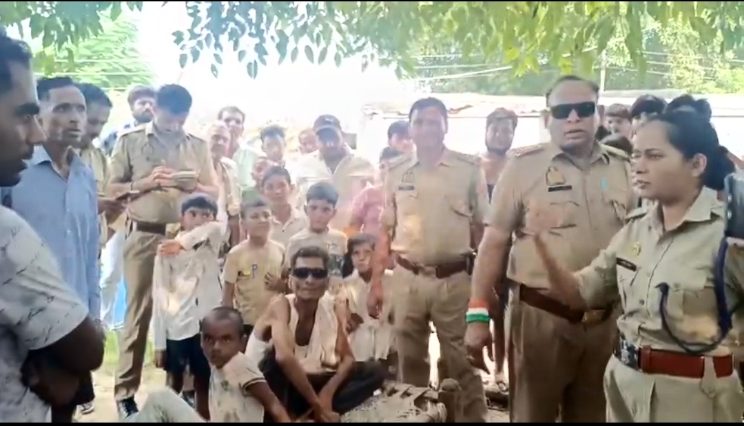 Kasganj: सुलह कराने पहुंचे थे रिश्तेदार, पंचायत के दौरान चली गोली; एक घायल....दो आरोपी पकड़े