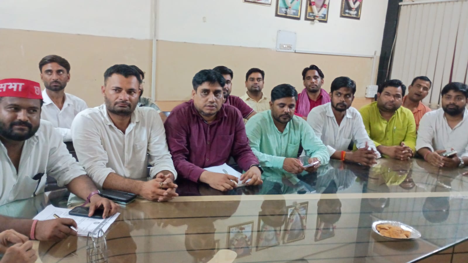फीस वृद्धि पर छात्रों का सवाल, आंदोलन जारी रखने का ऐलान