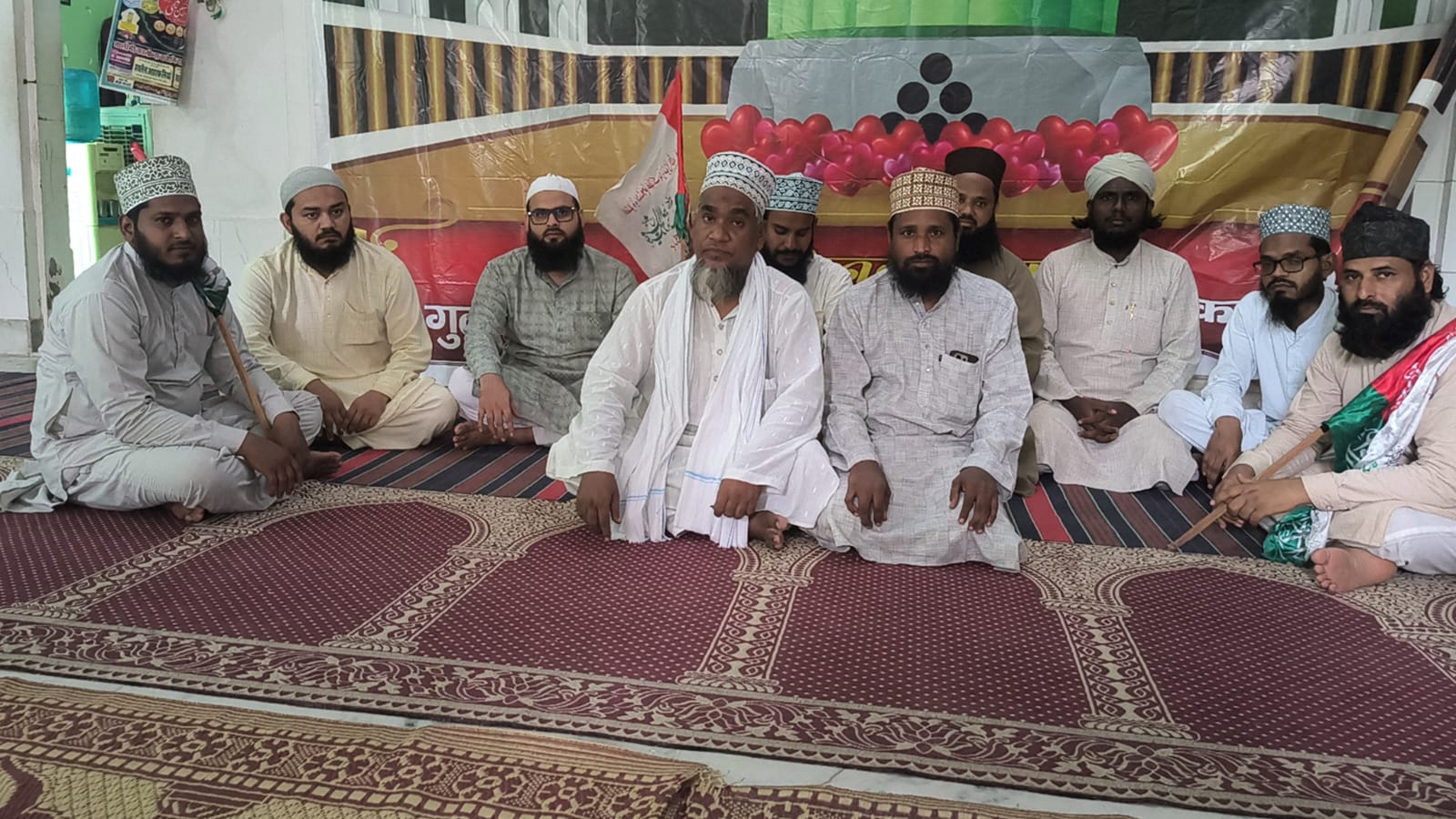 Kasganj: जुलूस-ए-मुहम्मदी में सादगी और अदब पर जोर, डीजे-नाच-गाने व स्प्रे से परहेज की अपील