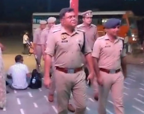 बहनों की राह में खड़े मनचलों पर पुलिस का शिकंजा, 14 पर कार्रवाई; बाजार से बस स्टैंड तक पैदल घूमे एसएसपी