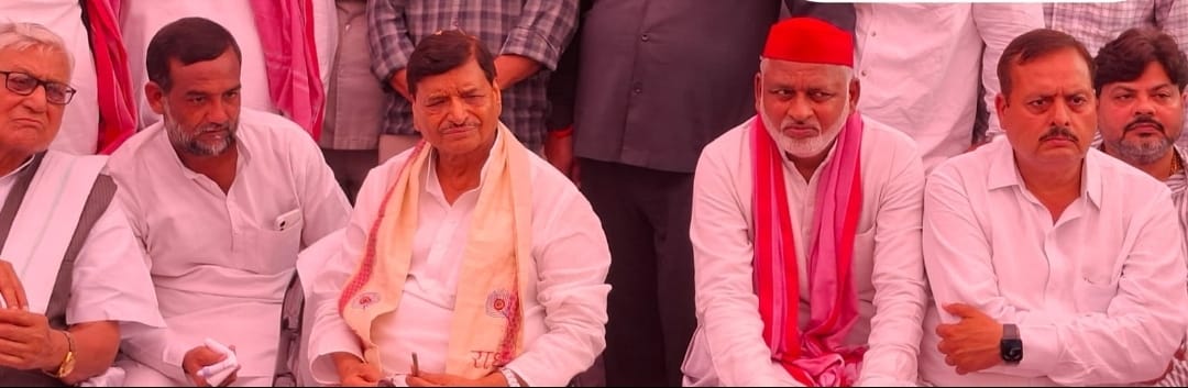 शिवपाल यादव ने शोकाकुल परिवार से की मुलाकात, बोले- यूपी में बनेगी सपा सरकार