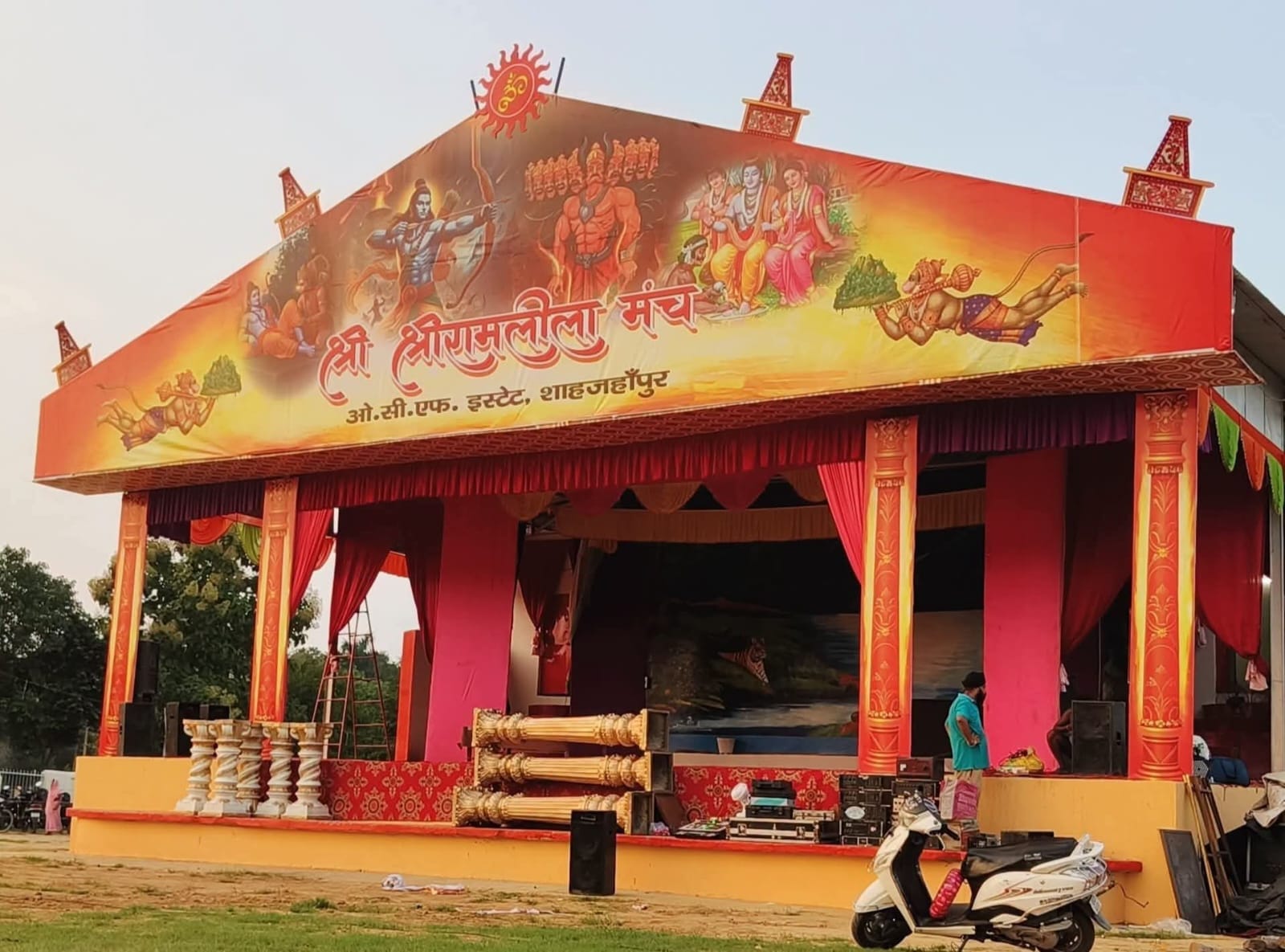 ओसीएफ रामलीला से पुराने कलाकारों को मंच से हटाया, मचा घमासान