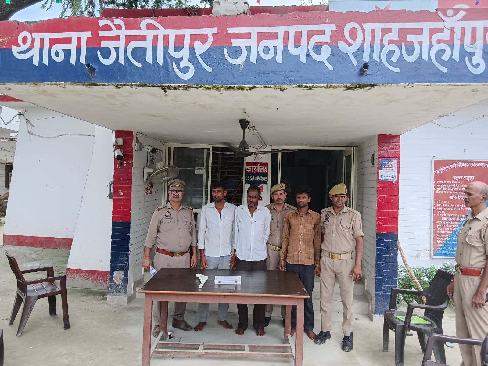 जानलेवा हमले के तीन आरोपी गिरफ्तार, असलहे बरामद