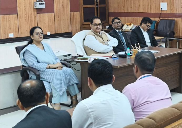 लोक अदालत में ज्यादा से ज्यादा वाद निपटाएं बैंक अधिकारी