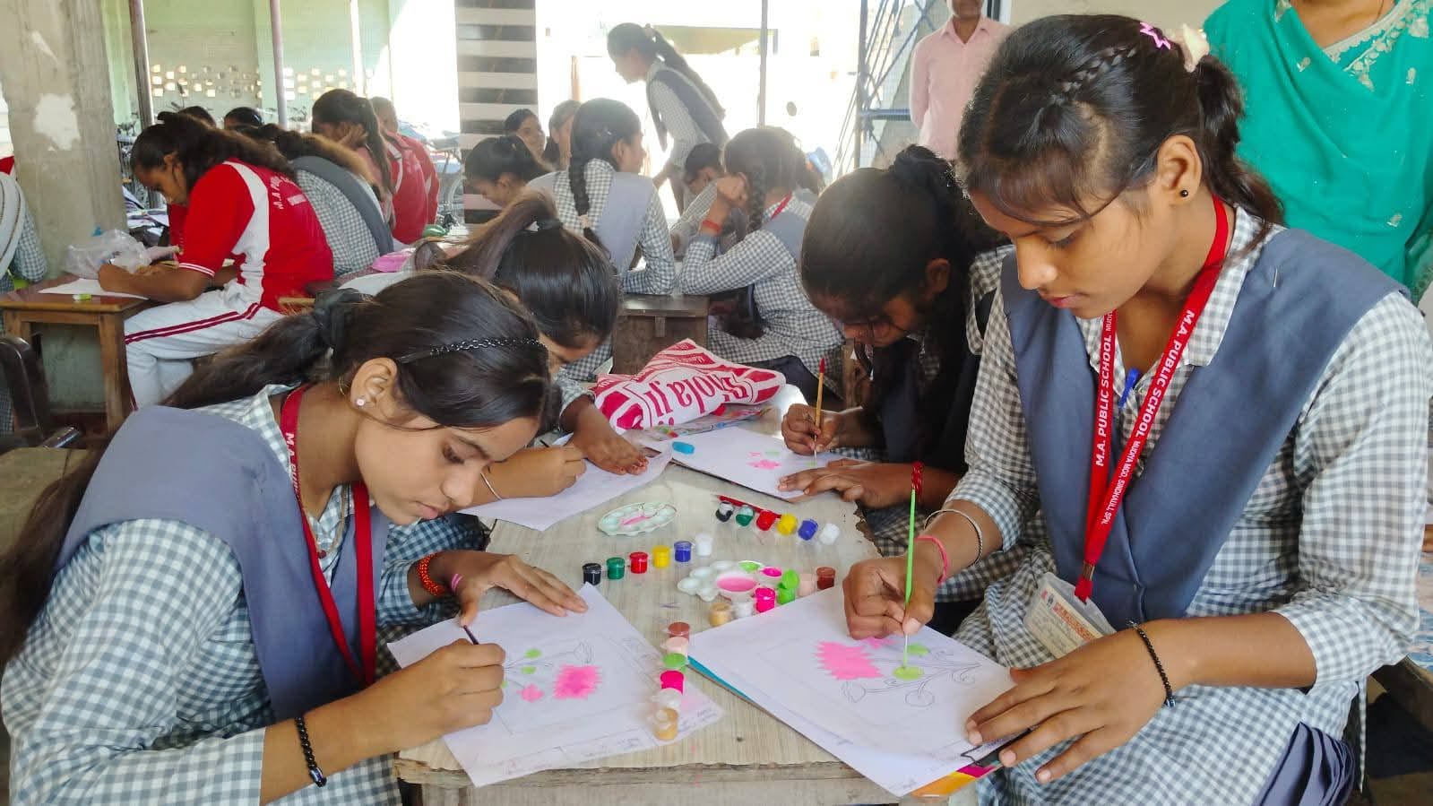 चित्रकला प्रतियोगिता में बच्चों ने दिखाई प्रतिभा