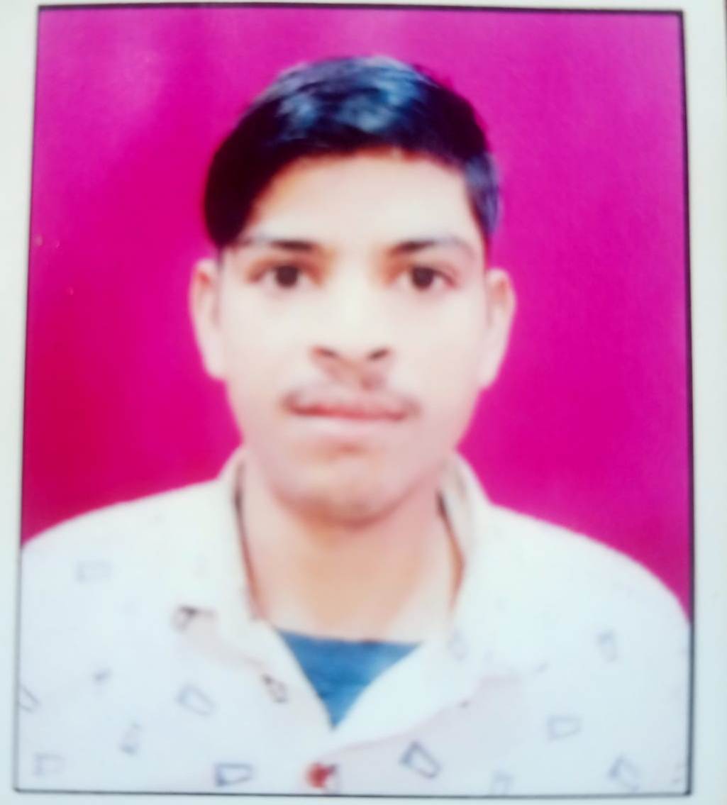 Badaun News :कथरा खगेई में पेड़ पर लटका मिला युवक का शव