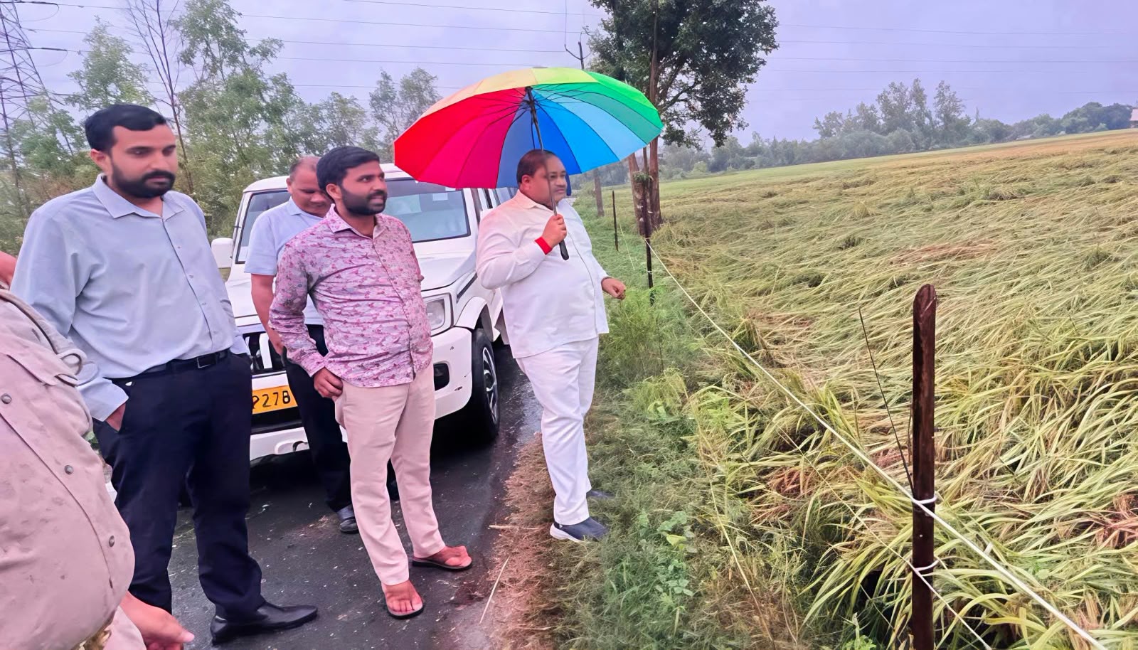 शाहजहांपुर: फसल बर्बादी पर किसानों के साथ खड़े हुए विधायक अरविंद सिंह, मुख्यमंत्री से मांगी राहत